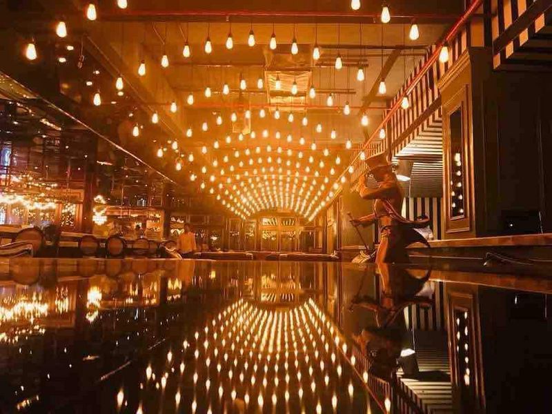 1545805721_lord_of_the_drinks_kamala_mills_lower_parel_mumbai_lounge_bars_p6s4omgoqp